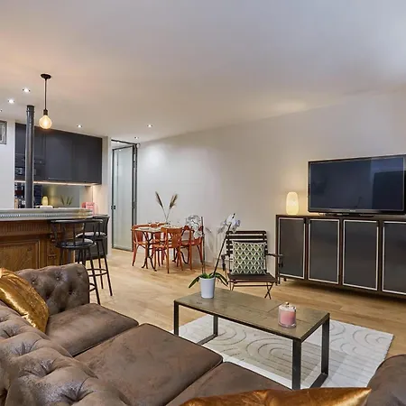 Apartment In The Center Of By Studioprestige